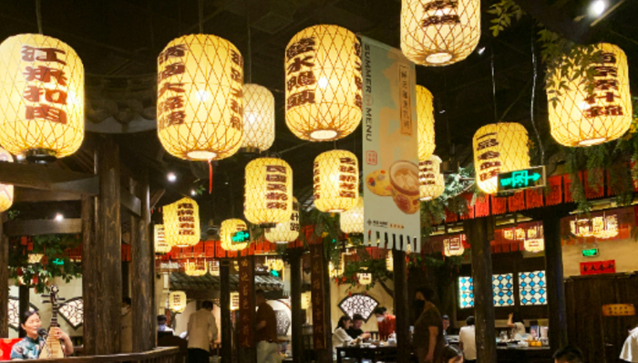 财说|大股东“输血”反成负担,南京商旅争议收购触发财务警报