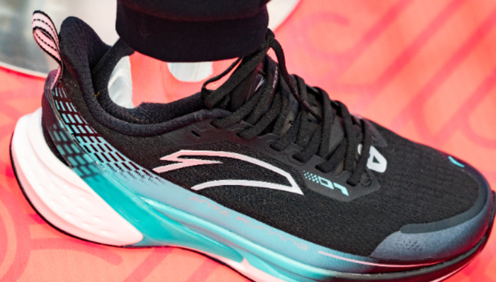 經(jīng)銷商,運(yùn)動(dòng)品牌,安踏,