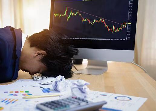 恒生銀行股價(jià)大跌7.4%，上半年股東應(yīng)占溢利同比減少三成