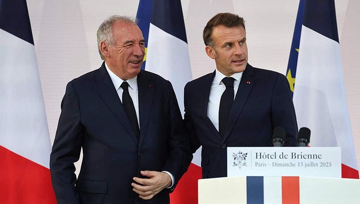 法国,政府,总理,下台,信任投票,马克龙,预算