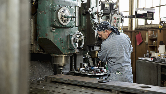 PMI已连续6个月低于枯荣线,关税措施仍未推动美国制造业复苏