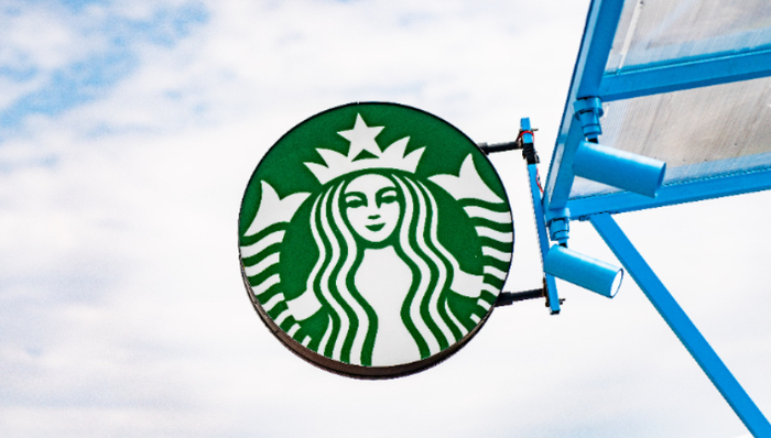 员工曝卖不出月饼垫钱自购,星巴克回应:正在核实