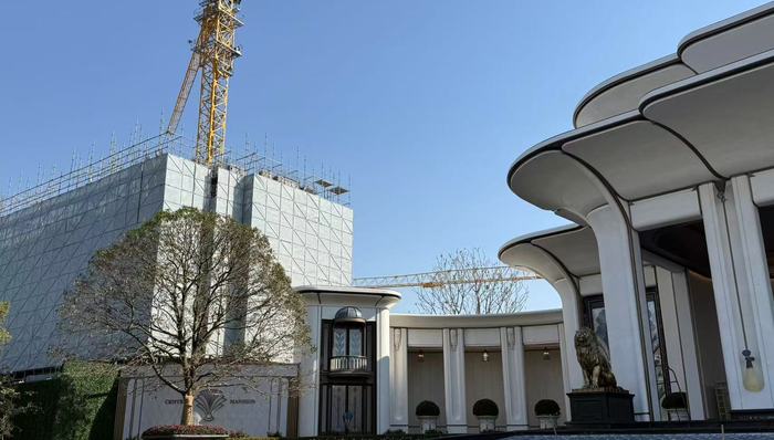 挖来万科前首席营销官,建发“灯塔战略”能否破局突围?