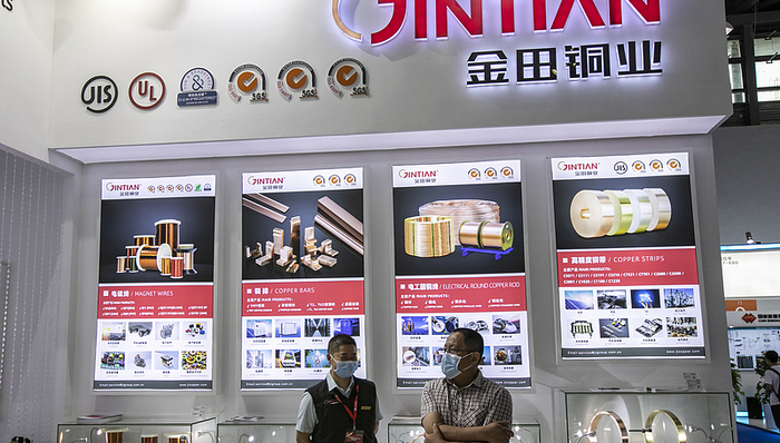 “宁波铜王”分家产，两名80后子女获34亿元股权