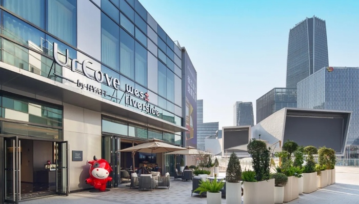 羅永浩指責(zé)凱悅逸扉酒店收高價(jià)“禍害客人”，工作人員回應(yīng)