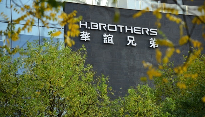 華誼兄弟新增被執(zhí)行超7473萬元，王忠軍約3億元持股將被二次拍賣