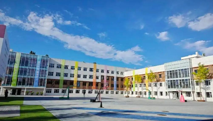 李一諾的一土致知學(xué)校陷破產(chǎn)傳聞，工作人員：確實出現(xiàn)困難，招生正常進(jìn)行