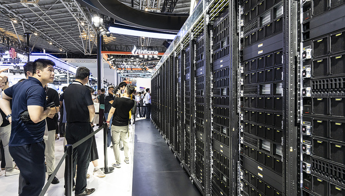 更大更強的“超節(jié)點”，國產(chǎn)算力廠商正追趕競爭對手“上牌桌” | WAIC觀察