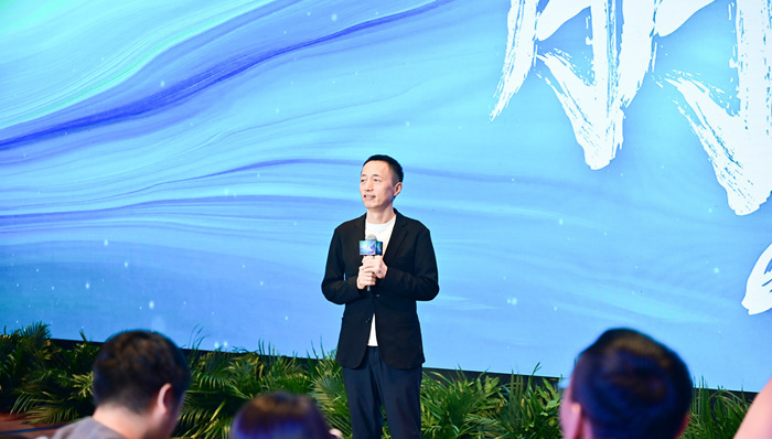 郁亮退休，萬科超百億債務(wù)難題待解