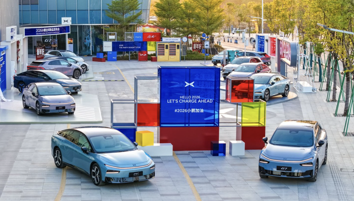 何小鵬再變策略：用增程賭現(xiàn)在，用AI搏未來