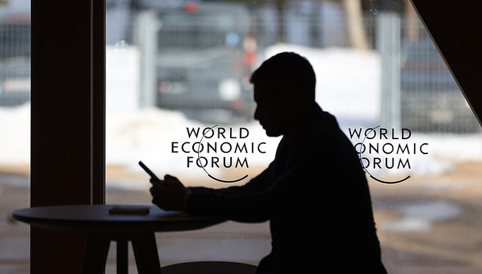 達(dá)沃斯論壇何立峰;達(dá)沃斯年會(huì);多邊主義;合作共贏