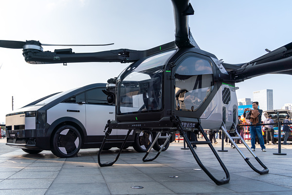 何小鵬;打飛的;去年會;小鵬飛行汽車;今年上市;售價不超200萬