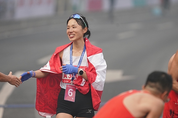 最快女護士;張水華;離職;品牌代言;運動眼鏡銳跑;簽約