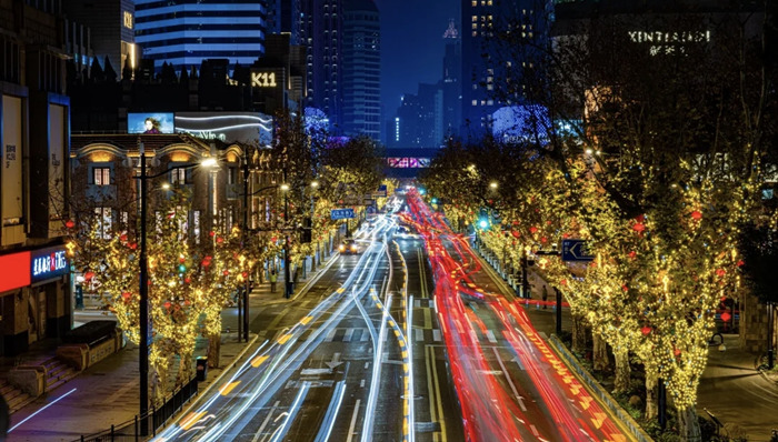 消費(fèi),上海商業(yè)頭條No.113;百年淮海路;青春期