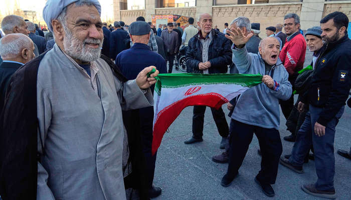 美以联合对伊朗动武,哈梅内伊办公室附近遭袭