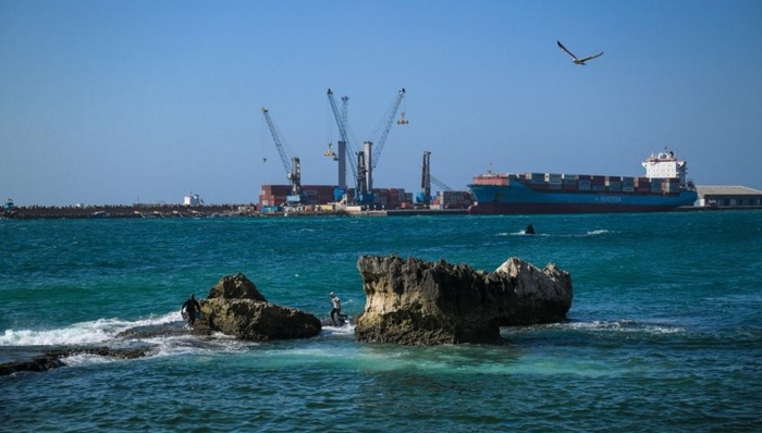 中国籍渔船;索马里海域;武装分子劫持;安全获救