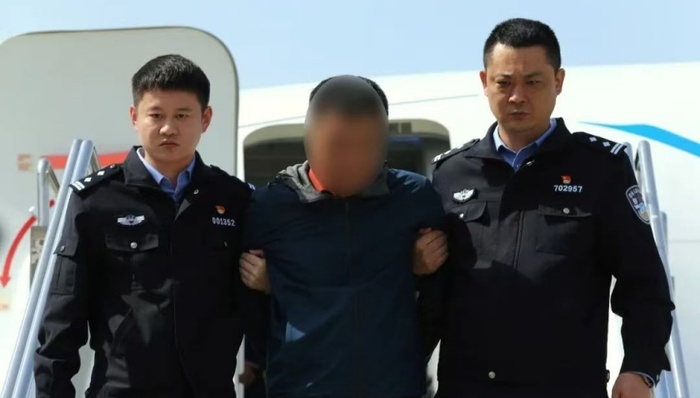 地方新闻精选辽宁骗贷;6.6亿;嫌犯押解回国;连云港;辟谣;46亿走私稀土案