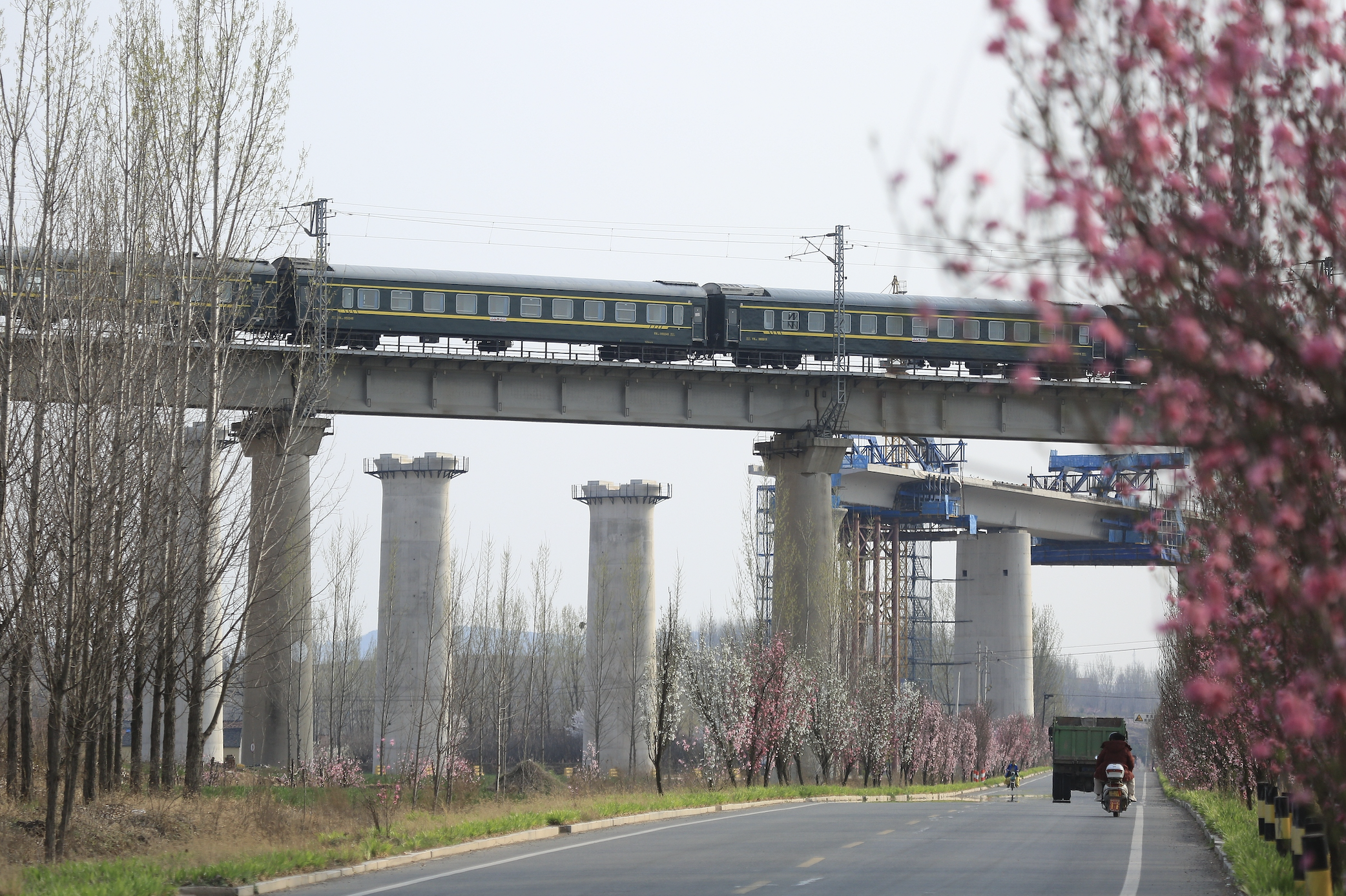 基建投资迎“强助攻”,一季度地方债发行破3万亿元