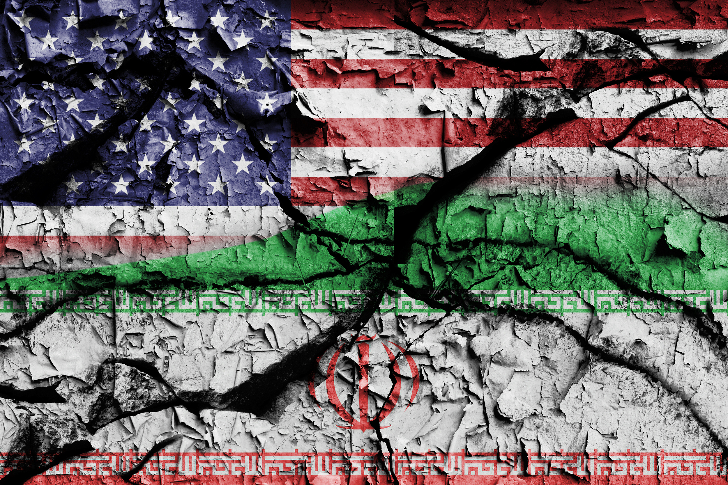 美伊临时停战当天即遭严峻考验,霍尔木兹海峡再度关闭