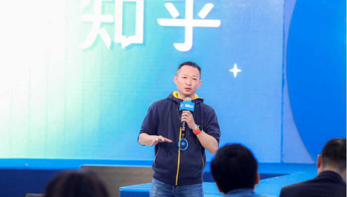 闪电快讯 | 知乎CEO周源:真实创作者在AI时代的价值不可替代