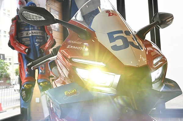 张雪机车;WSBK捷克站;赛季五冠;年度总冠军