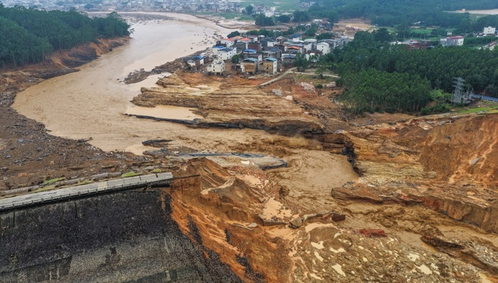 洪灾;广西;39人遇难;9人失联;六蓝水库;缺口;流量;基本稳定
