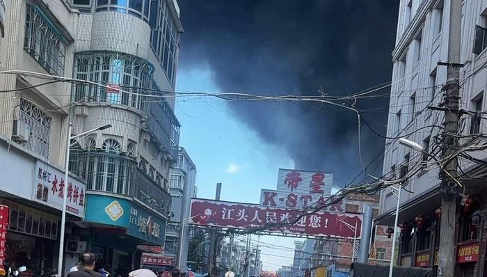 火灾事故,火灾福建晋江;鞋厂;大火;28人死亡;烧至楼顶