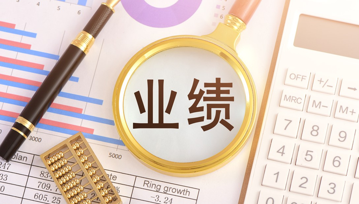 新能源龙头业绩批量发布!亿纬锂能一季度净利润大增118%!新能源汽车ETF能上车了吗?超全业绩汇总