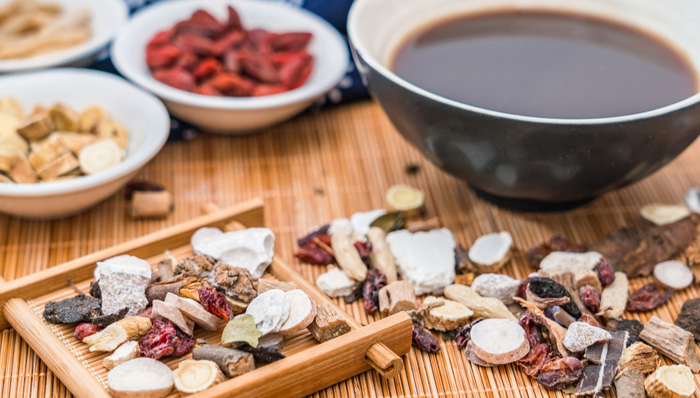 医药突然下跌!啥情况?华润三九跌近3%,中药ETF(560080)跌超1%,溢价走阔!近10日吸金超8000万