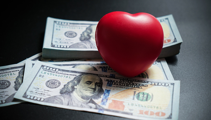 投教；保險(xiǎn)；重疾險(xiǎn)；保額；買夠