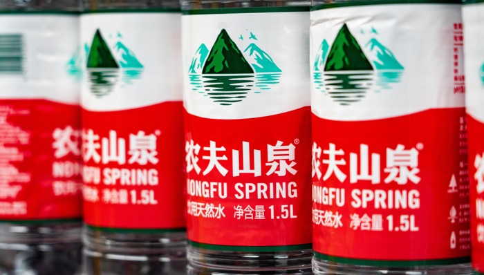 创42个月新高 !农夫山泉股价大涨近6%,市值重回5200亿港元