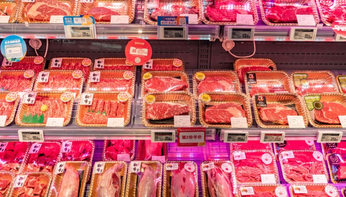 原奶过剩致90万头淘汰奶牛转为肉牛宰杀,然而牛肉供给也过剩了