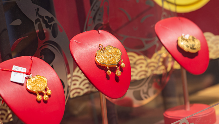 老鳳祥擬2400萬美元入股邁巴赫奢侈品亞太，拓展高端業(yè)務(wù)