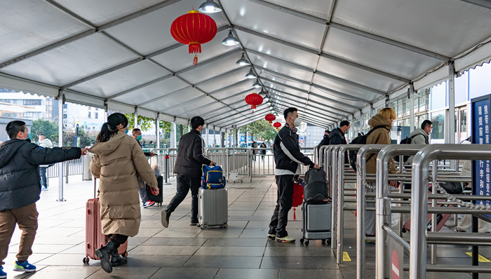 正月初六铁路返程高峰,1640 万人次出行,加开 2132 列列车