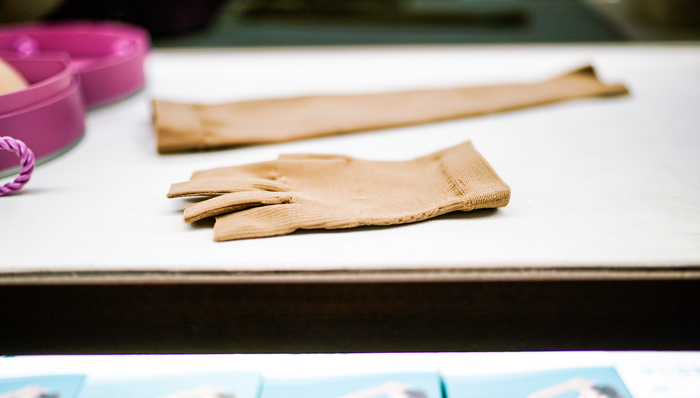 跌停！面對(duì)美國(guó)新加征301關(guān)稅，“手套茅”英科醫(yī)療如何應(yīng)對(duì)？