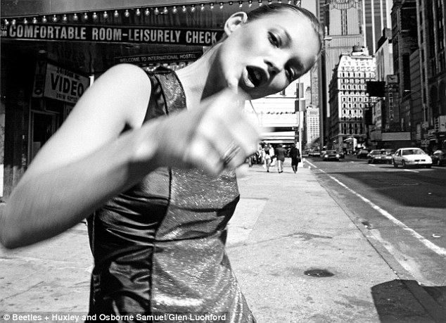 性感 | 凯特·莫斯精选11张照片参展