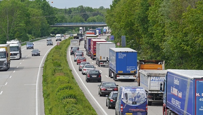 佛山出城车流大 国庆假期首末日最堵