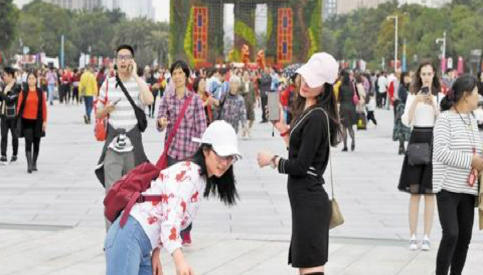 广州市民过年遇“甜蜜烦恼”