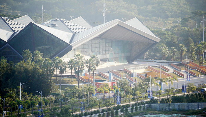 深圳户籍人口增幅有所放缓,2018年年末常住人口1302万人