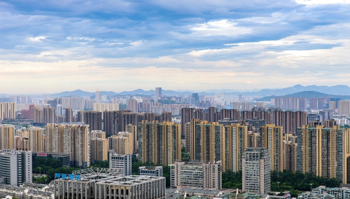 上半年全国百城新建商品住宅成交均价15595元/平方米,同比上涨10.9%