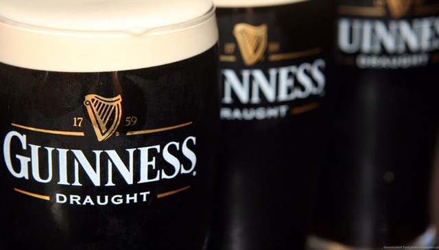 星巴克又推出新口味咖啡了，这次是黑啤味