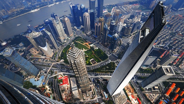 自贸区一周年：开放与改革赛跑