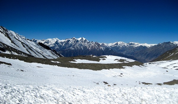 喜马拉雅山近年来最严重的山难，至少20人不幸丧生