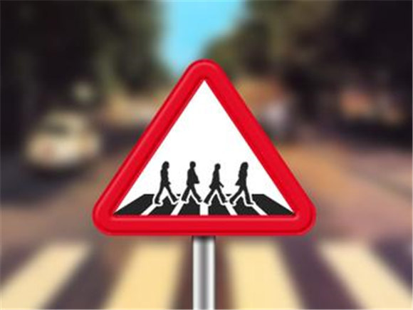 “真实”的经典专辑封面告诉你：其实贾斯汀·比伯被抓了，披头士在美国过马路