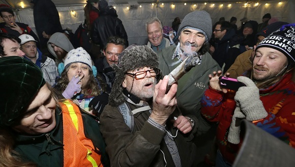 首个全球性大麻品牌登场 已故雷鬼大师“出山”代言