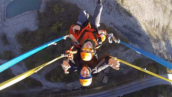 去俄罗斯体验一把世界最高的秋千吧，在170米的高空玩心跳