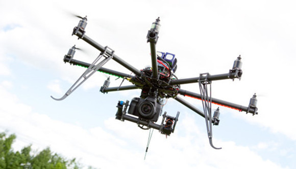 快去拿个无人机执照吧，年薪10万美元等着你