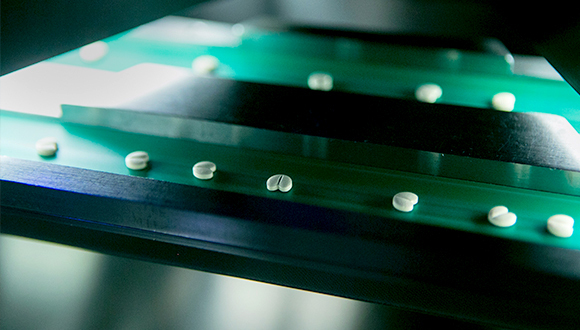 拜耳,默沙东,抗生素