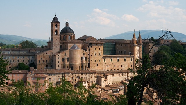 理想之城：阿斯科利皮切诺和乌尔比诺