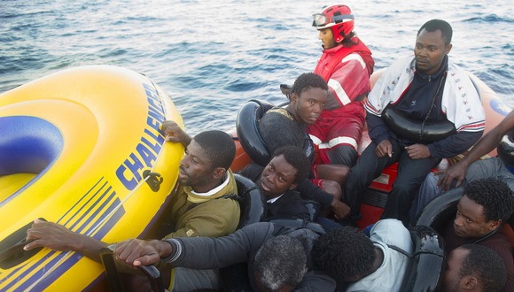 被兜售梦想的非洲偷渡客：不幸者魂归深海 抵达者梦断现实